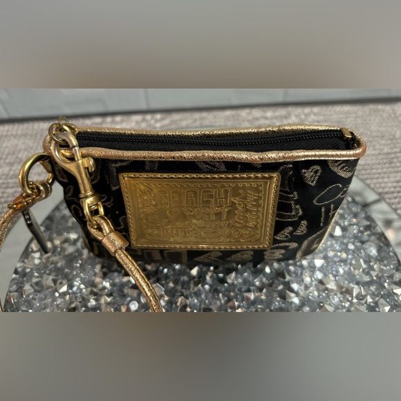 EUC Coach Poppy Story Patch Black Gold Wristlet - Picture 2 of 7